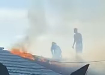 Atap Eks SMP Johansyah Terbakar