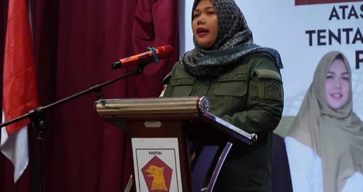 Ketua DPD Partai Gerindra Kalsel Hj Mariana saat memberi arahan politik pada Konsolidasi Partai Gerindra Banjarmasin. (foto : IG Gerindra Banjarmasin)