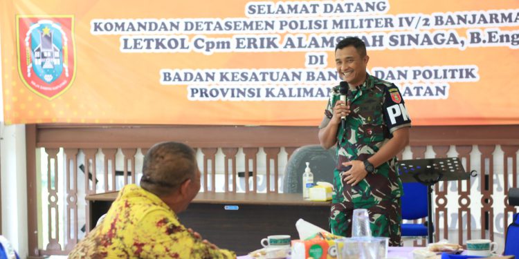 Komandan Detasemen Polisi Militer (PM) IV/2 Banjarmasin Letkol Cpm Erik Alamsyah Sinaga saat Kunker ke Bakesbangpol Kalsel. (foto : istimewa)