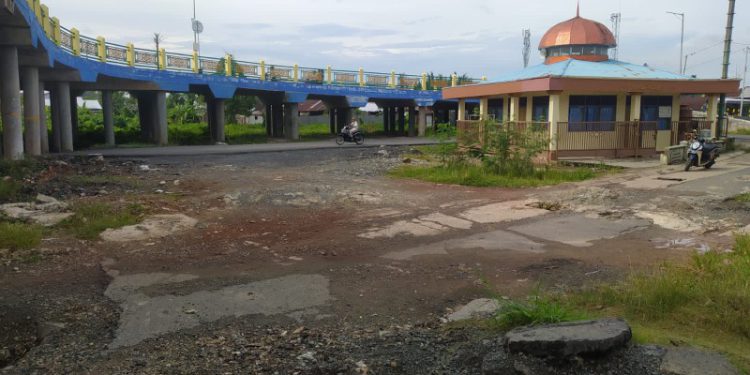 Kawasan bawah jembatan Patih Masih yang akan dijadikan Taman. (foto : shn)