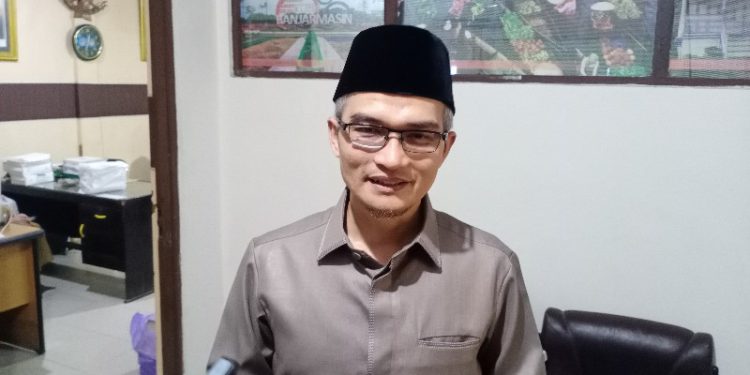 Ketua Komisi II DPRD Banjarmasin Awan Subarkah saat diwawancarai soal proyek PTAM Bandarmasih. (sna/smr)