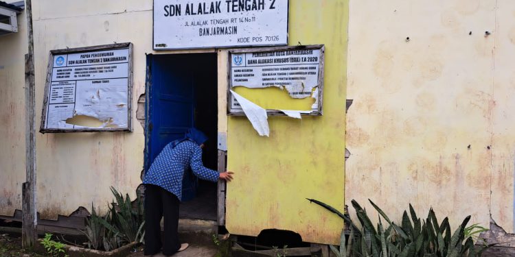 SDN Alalak Tengah 2 Banjarmasin yang berharap mendapatkan perbaikan. (foto : shn)