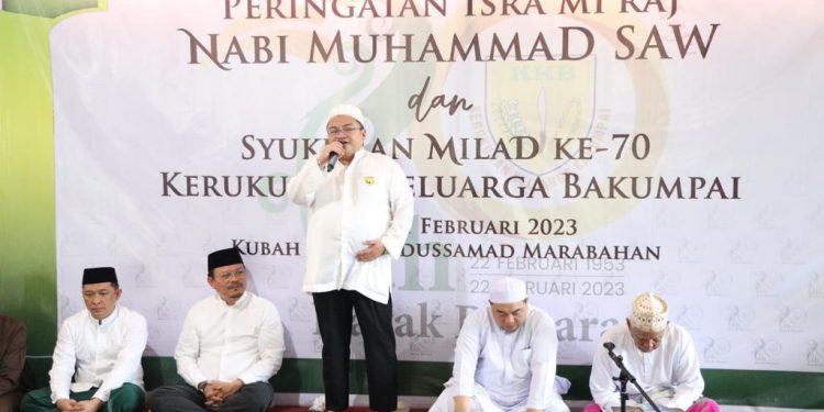 Ketua KKB Pusat H Yuni Abdi Nur Sulaiman atau disapa H Iyun saat memberikan sambutan pada peringatan Milad ke-70 KKB di Kubah Datu Abdussamad. (foto : istimewa)