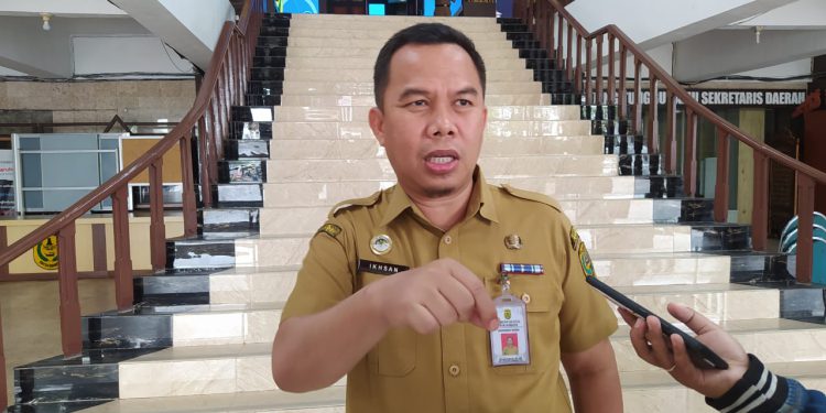 Sekdakot Banjarmasin Ikhsan Budiman saat diwawancarai usai sosialisasi Core Value ASN Berakhlak. (foto : shn)