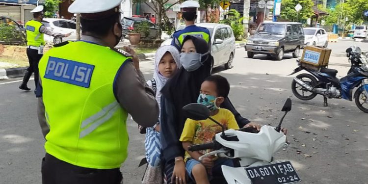 Razia masker saat Perwali dan aturan PPKM diberlakukan beberapa waktu lalu.