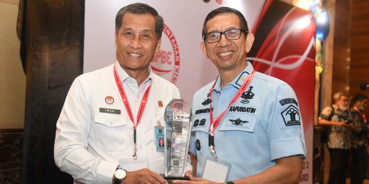 Kemenkumham terima Digital Goverment Award dari Kemenpan RB. (foto : istimewa)