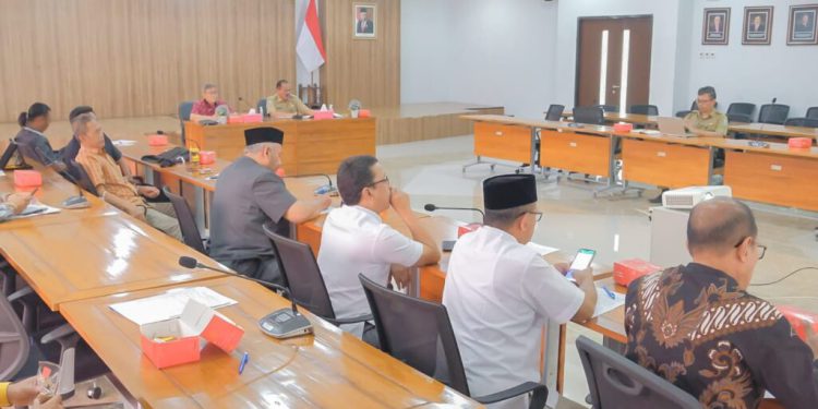 Komisi II DPRD Kalsel saat Kunker di Disperindag Jatim. (foto : istimewa/DPRD Kalsel)