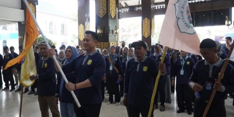 Pelepasan organisasi yang mengikuti Jambore Akbar di Balaikota Banjarmasin. (foto : shn/seputaran)