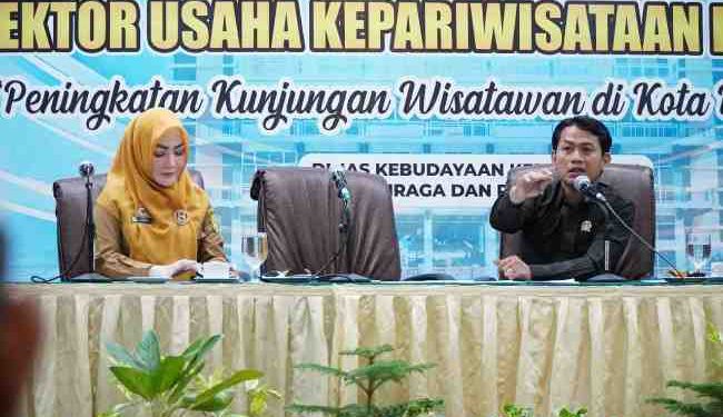 HADIRI KEGIATAN: Wakil Ketua DPRD Banjarmasin HM Yamin menghadiri kegiatan evaluasi data kunjungan wisatawan sektor usaha kepariwisataan dan ODTW bersama Dinas Pariwisata, Perhotelan, Pokdarwis dan Patriot Pariwisata Banjarmasin.