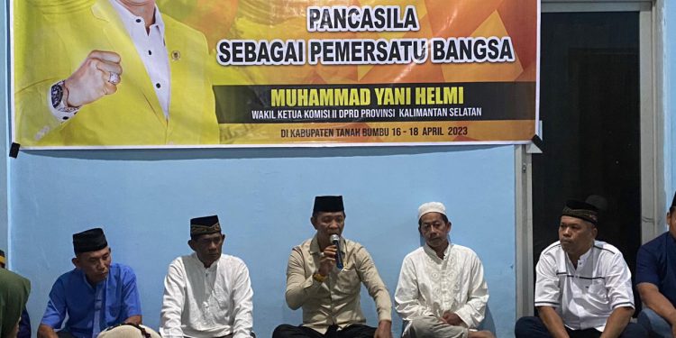 Wakil Ketua Komisi II DPRD Kalsel, Muhammad Yani Helmi, kembali menggelar sosialisasi peningkatan kapasitas nilai-nilai Ideologi Pancasila, di Desa Sejahtera, Kecamatan Simpang Empat, Kabupaten Tanah Bumbu. (foto : istimewa)