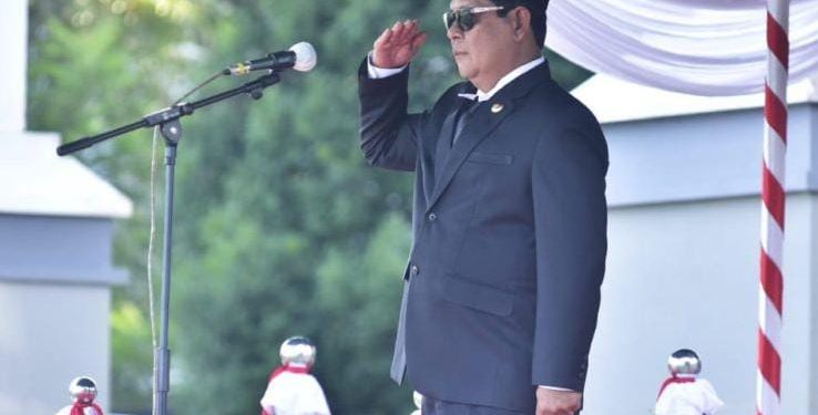 Gubernur Kalsel H Sahbirin Noor saat menjadi inpsektur upacara peringatan Hari Lahir Pancasila. (foto : istimewa)