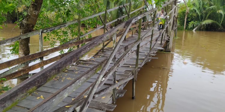 Jembatan perbatasan Banjar-Banjarmasin yang akan diperbaiki. (foto : shn/seputaran)