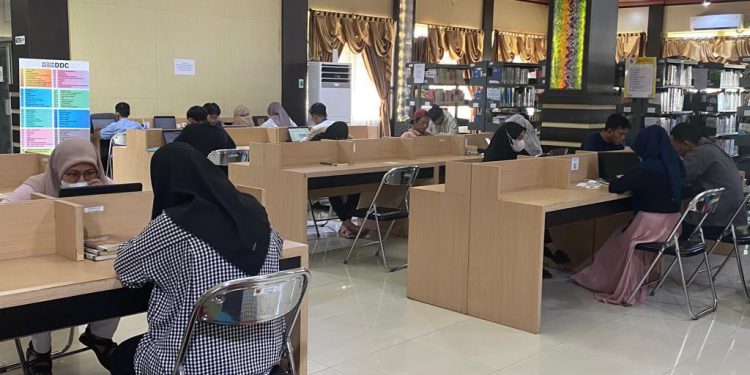 Perpustakaan Palnam yang ramai pengunjung di hari pertama buka setelah liburan Hari Raya Idul Adha 1444 H. (foto : istimewa)