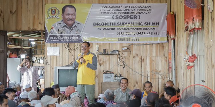 Ketua DPRD Kalsel H Supian HK saat sosialisasi Perda Kepemudaan. (foto : istimewa)