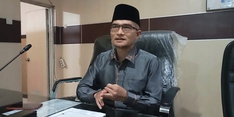 Ketua Komisi II DPRD Banjarmasin Awan Subarkah saat diwawancarai wartawan. (foto : sna/seputaran)