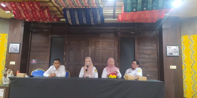 Konferensi pers terkait penyelenggaraan Festival Jukung Hias Tanglong dalam rangka Harjad Banjarmasin. (foto : shn/seputaran)