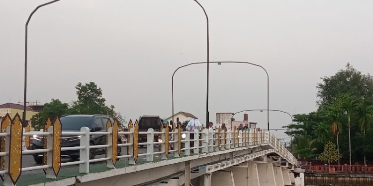 Jembatan Pasar Lama yang akan dipercantik dengan air mancur. (foto : shn/seputaran)