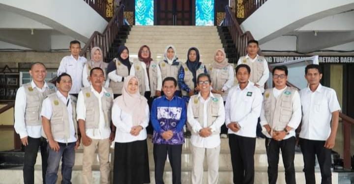 Wakil Walikota Banjarmasin H Arifin Noor foto bersama usai pertemuan dengan FKS Banjarmasin. (foto : shn/seputaran)