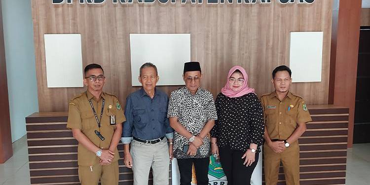 DPRD Kalsel saat kunjungan kerja ke DPRD Kapuas. (foto : istimewa)