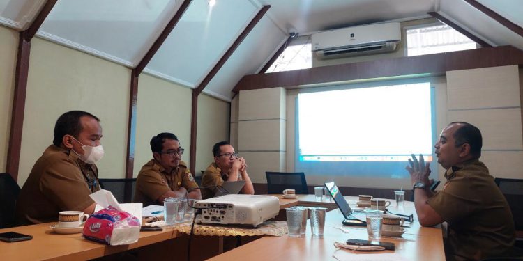 Rapat koordinasi peningkatan Indeks KIP. (foto : istimewa)