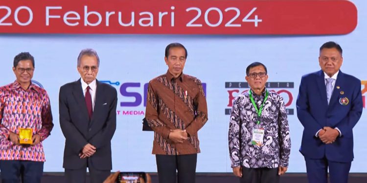 Presiden RI Jokowi saat menghadiri puncak peringatan HPN di Ecovention Hall, Ancol, Jakarta. (foto : istimewa)