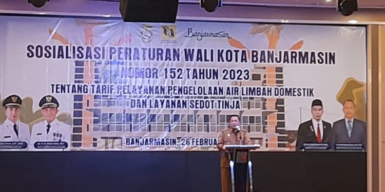 Walikota Banjarmasin H Ibnu Sina saat memberikan sambutan pada sosialisasi Perwali No.152 tahun 2023. (foto : shn/seputaran)