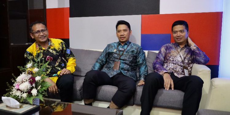 Wawancara soal HUT ke-51 PAM Bandarmasih. (foto : istimewa)