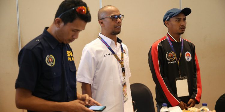 Ketua Siwo PWI Kalsel Irwansyah bersama jajaran saat hadir di Rakernas Siwo PWI. (foto : istimewa)