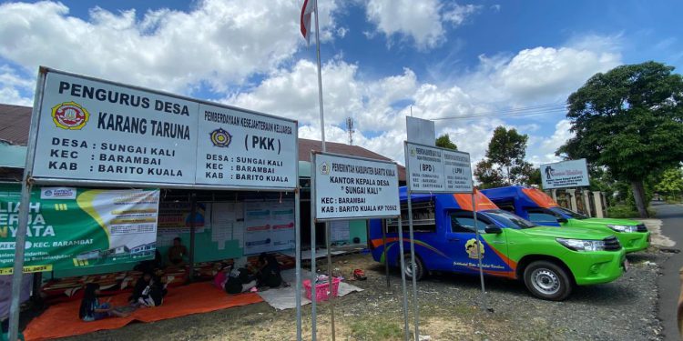 Mobil Pusling yang dukung kegiatan KKN di Desa Sungai Kali. (foto : istimewa)