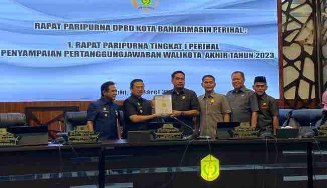 Rapat Paripurna Tingkat I perihal Penyampaian Pertanggungjawaban Wali Kota Akhir Tahun 2023.(FOTO:SMR)