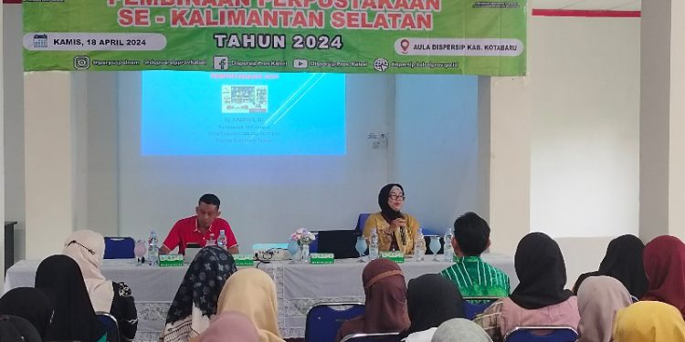 Sosialisasi Pembinaan Perpustakaan, di Aula Kantor Dispersip Kotabaru. (foto : istimewa)