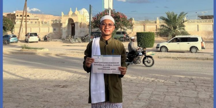 Imam Rosyadi Noor, pelajar asal Banjarmasin yang menuntut ilmu di Mahad Al Aydrus, Yaman. (foto : istimewa)