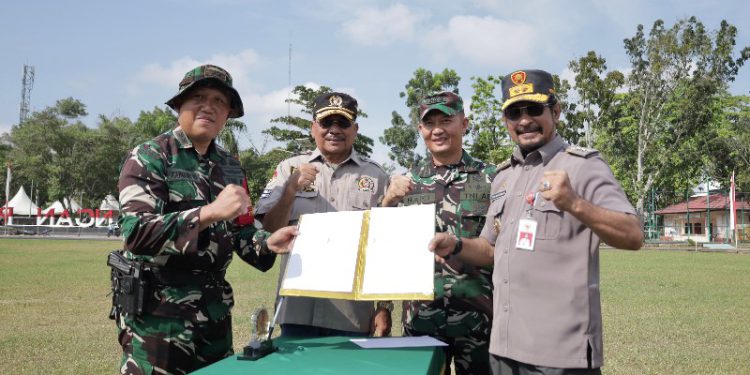 Ketua DPRD Kalsel H Supian HK saat hadiri pembukaan TMMD ke-120 Amuntai, HSU. (foto : istimewa)