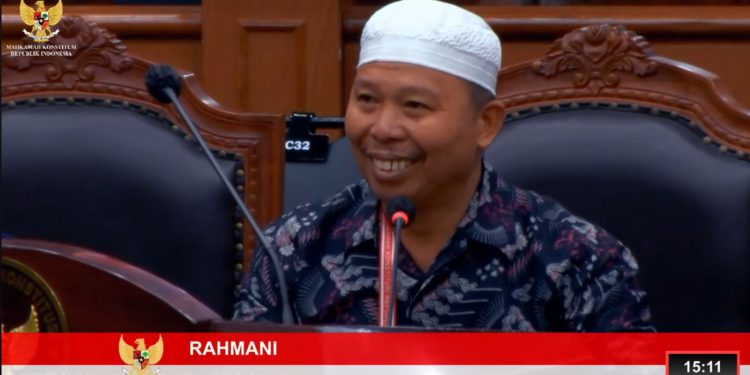 Rahmani, saat bersaksi pada PHPU di MK. (foto : istimewa)