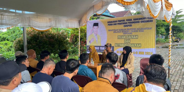 Wakil Ketua Komisi II DPRD Kalsel, Muhammad Yani Helmi saat Sosper di Desa Stagen, Kecamatan Pulau Laut Utara, Kotabaru. (foto : istimewa)