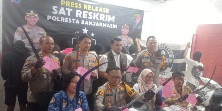 Polresta Banjarmasin saat pressrilis kasus gangster remaja. (foto : shn/seputaran)