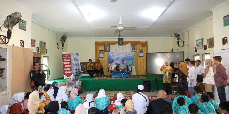 Kegiatan Kick Off Hari Indonesia Menabung Bank Kalsel Bersama Disabilitas dengan hastag #BankKalselInklusifUntukSemua yang diselenggarakan di Aula SLB Negeri 3 Banjarmasin. (foto : Bank Kalsel)