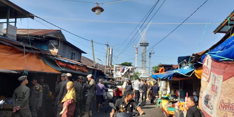 Jalan Pasar Lama Laut yang sudah ditertibkan akan terus dipantau. (foto : shn/seputaran)