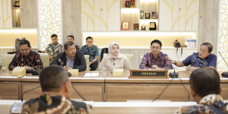 Komisi III DPRD Kalsel saat studi komparasi ke DPRD Jabar. (foto : istimewa)