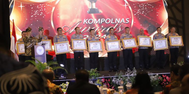 penganugerahan penghargaan berlangsung di Hotel Discovery Ancol, Jakarta Utara. (foto : istimewa)