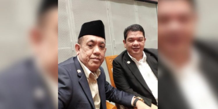 Syamsul Bahri R (SBR) bersanding dengan Novri Ompusunggu calon Bupati dan Wakil Bupati Tanah Bumbu. (foto : putza/seputaran)