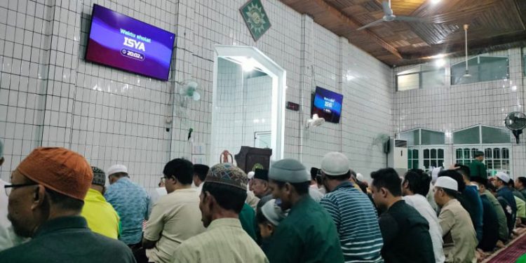 Kegiatan yang dilaksanakan bertepatan dengan pengajian rutin keagamaan ba'da maghrib yang diisi Guru H Muchyar Dahri.