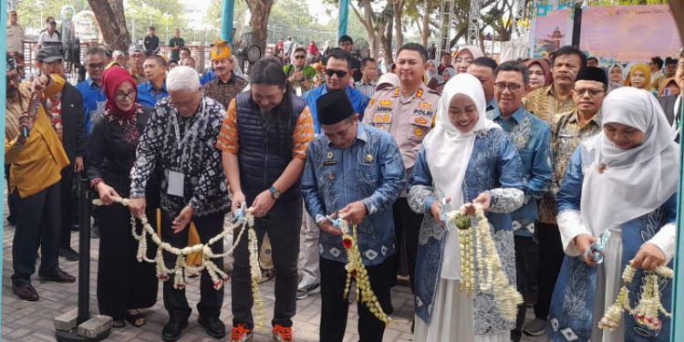 Pembukaan Kongres dan Expo JKPI VI oleh Wakil Walikota Banjarmasin H Arifin Noor. (foto : shn/seputaran)