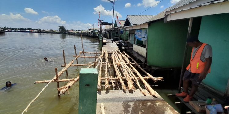 Perbaikan Titian Kampung Hijau.