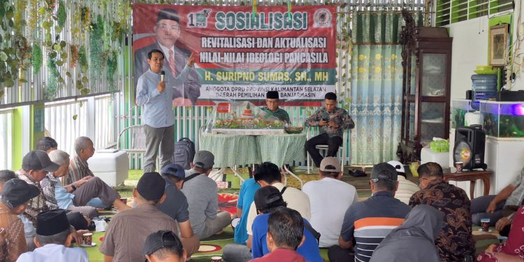 Sekretaris Komisi I DPRD Kalsel H Suripno Sumas saat menggelar Sosialisasi Wawasan kebangsaan dan nilai-nilai Ideologi Pancasila.