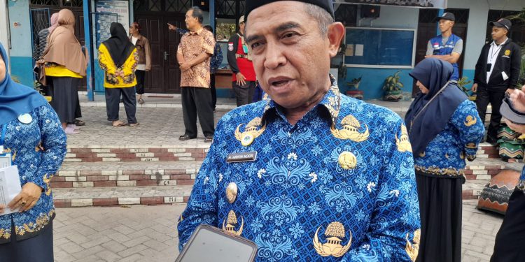 Wakil Walikota Banjarmasin H Arifin Noor saat diwawancarai.