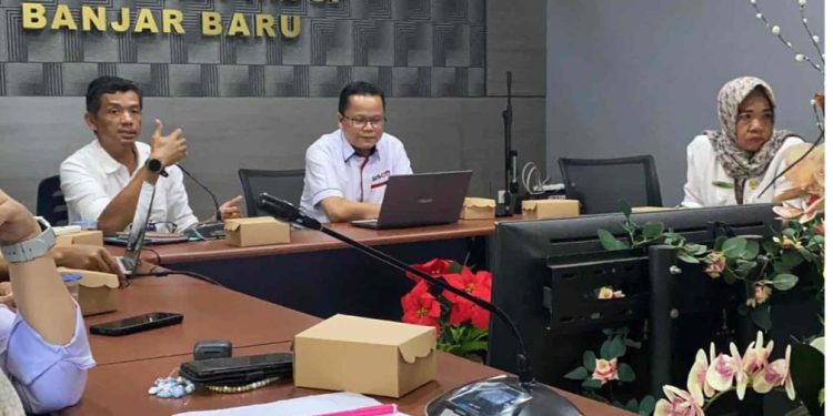 Perwakilan Kantor Pertanahan Banjarbaru menghadiri Rakor bersama DLH Banjarbaru. (foto : istimewa)