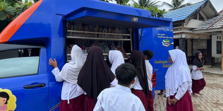 Para murid saat antusias mendatangi Pusling Palnam. (foto : istimewa)