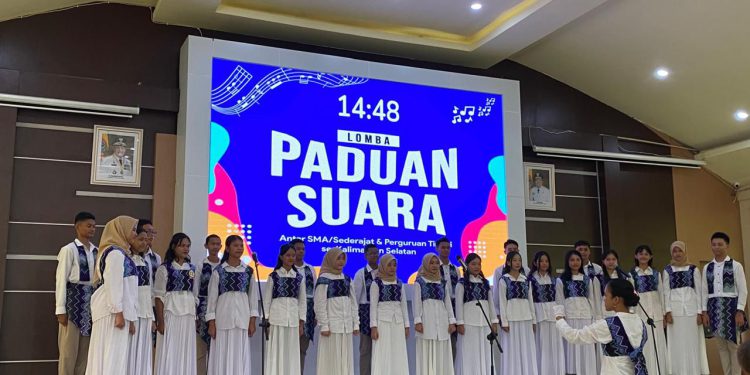 Lomba paduan suara yang digelar Dispersip Kalsel. (foto : shn/seputaran)