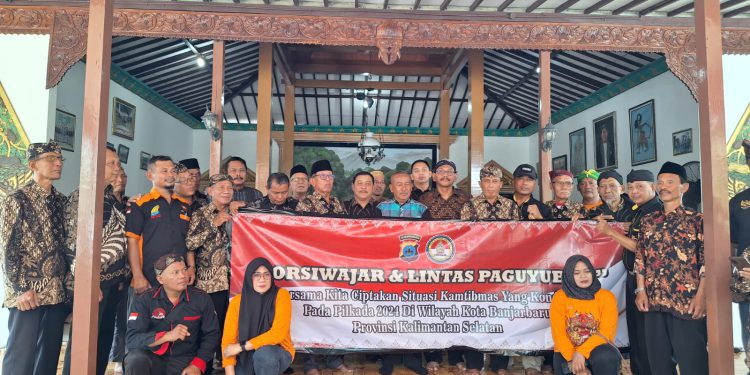 Forsiwajar dan lintas Paguyuban bersama Polda Kalsel menggelar silaturrahmi untuk kondusifitas Pilkada 2024 di wilayah Banjarbaru Kalsel. (foto : istimewa)